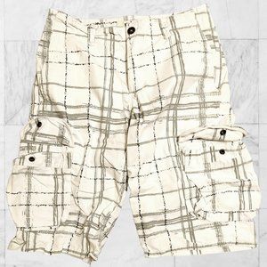 Urban Pipeline Cargo Shorts Size 30 White w/Gray and Black Graphics EUC
